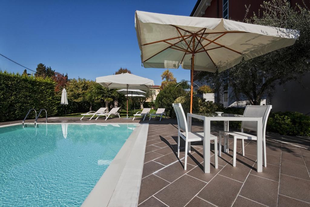 Vialeromadodici Rooms & Apartments لاتيزي المظهر الخارجي الصورة