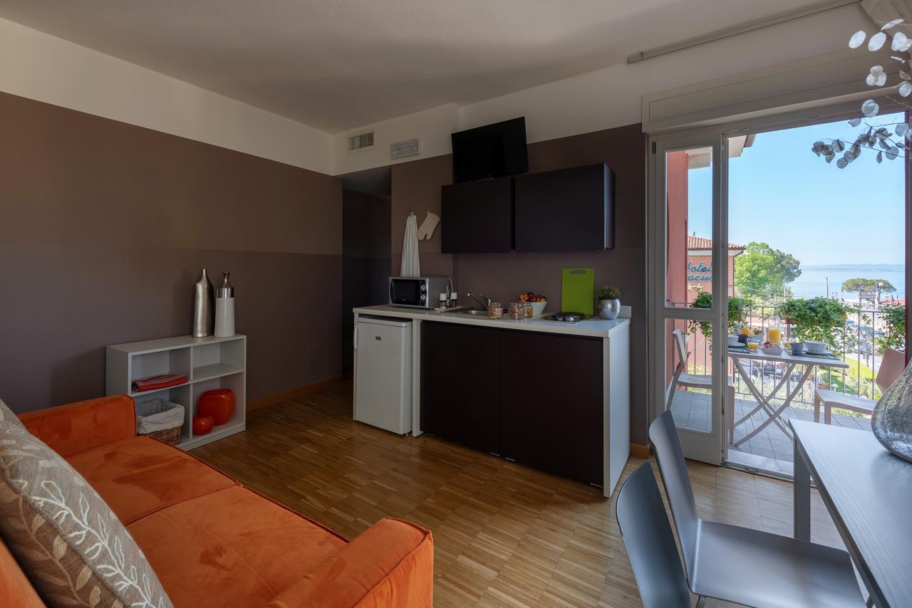 Vialeromadodici Rooms & Apartments لاتيزي المظهر الخارجي الصورة