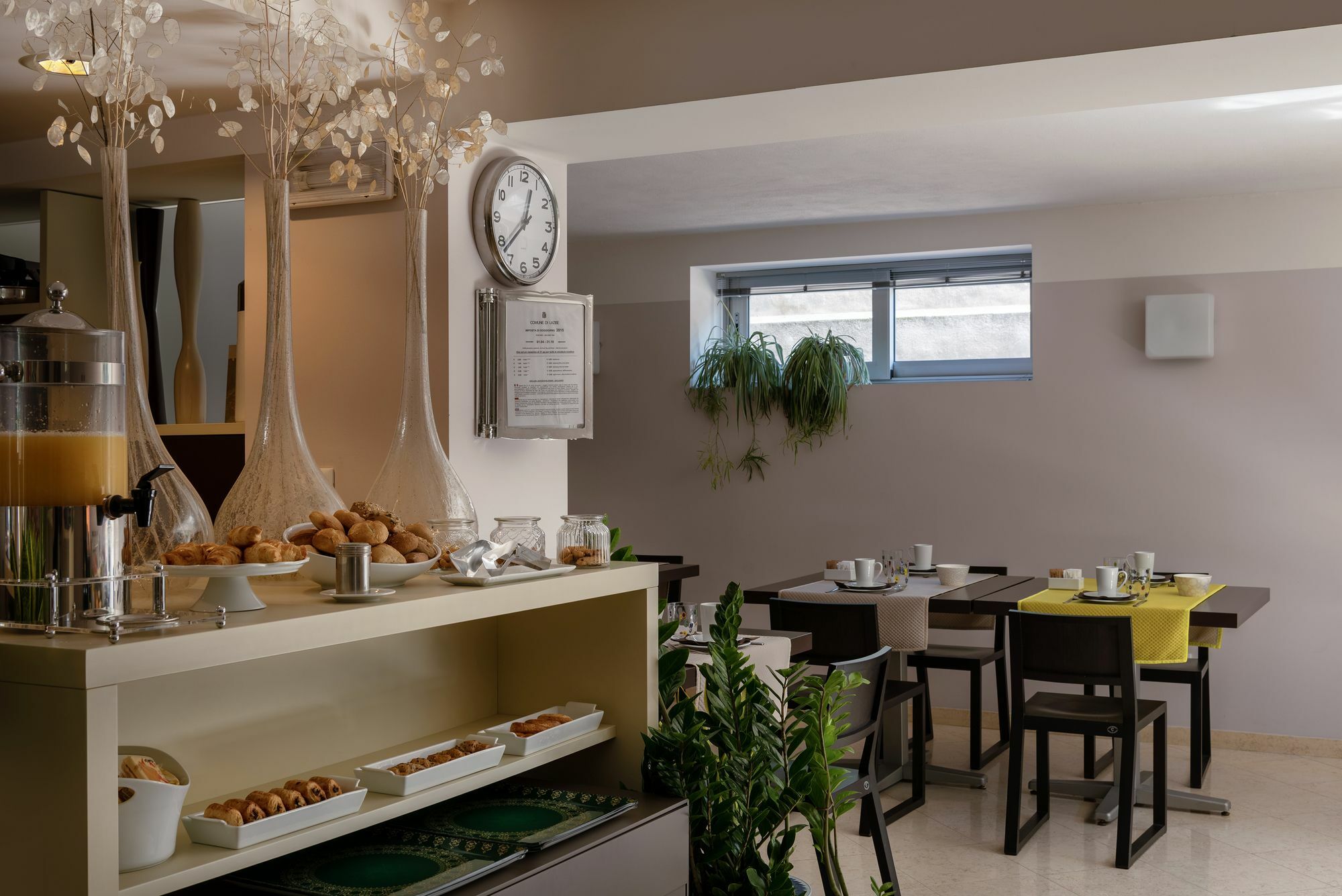 Vialeromadodici Rooms & Apartments لاتيزي المظهر الخارجي الصورة